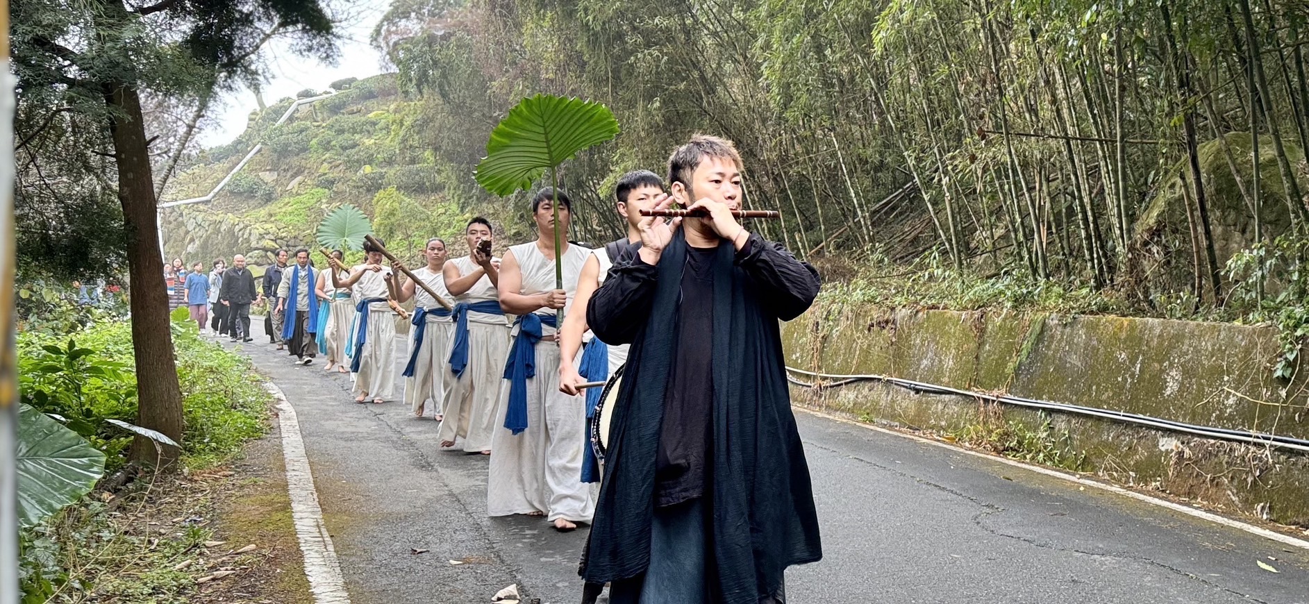 讓書屋充滿魔法 化做百千道光